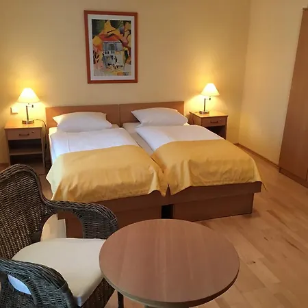 Hotel Restaurant Steinkrug 3*